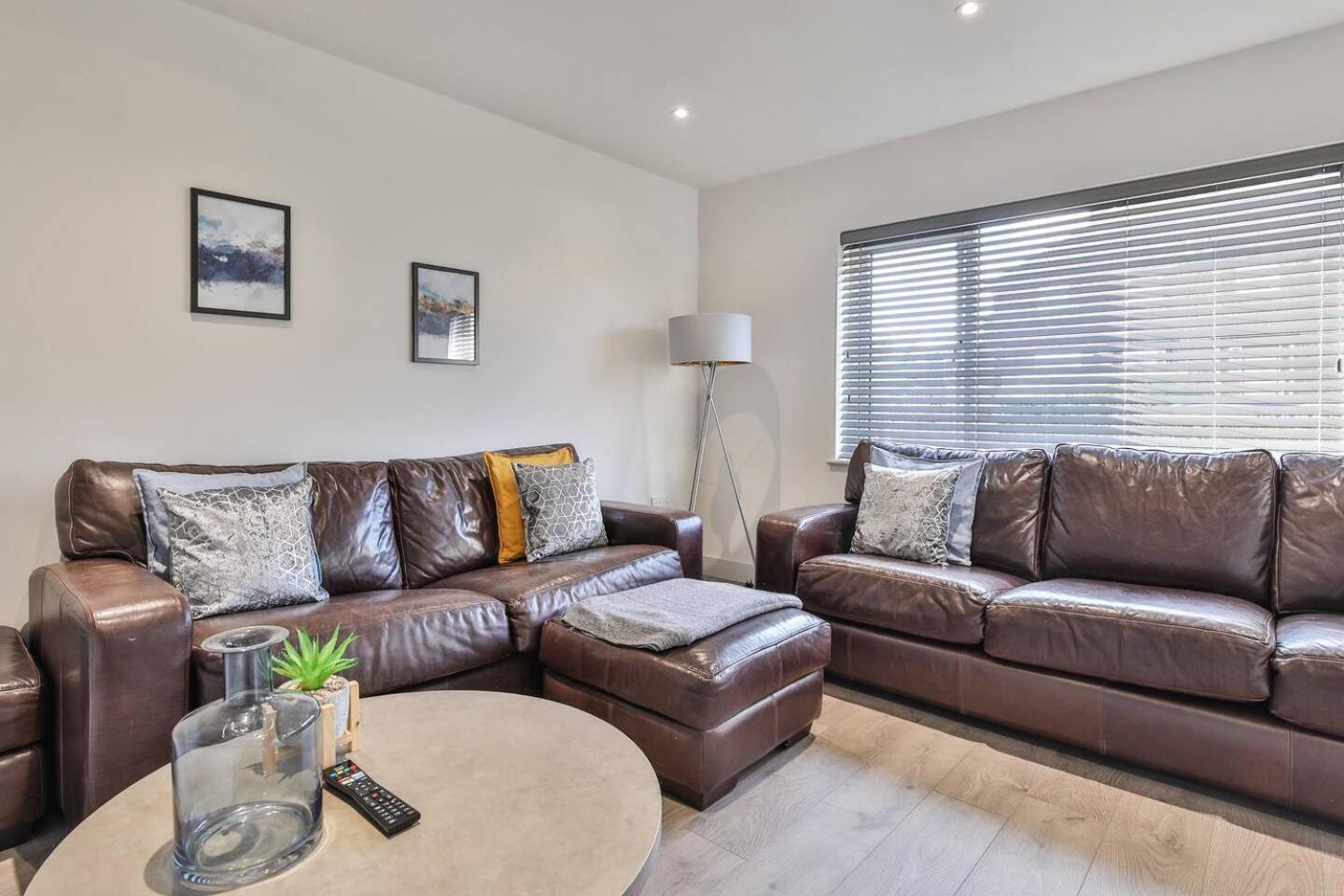 Modern, Cosy Whole House Wifi Close To Attractions Sheffield Exterior foto